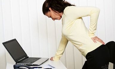 how lumbosaco chondrosis manifests itself