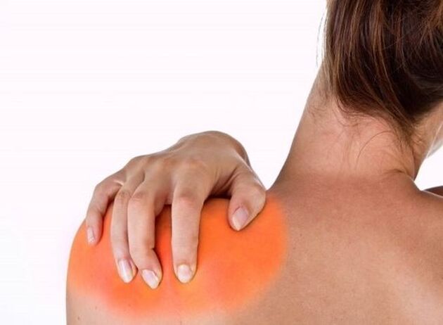 Pain under the left shoulder blade is a sign of a serious illness